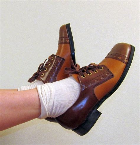 Vintage Buster Brown Shoes / 1970s Brown Oxfords / by BasyaBerkman