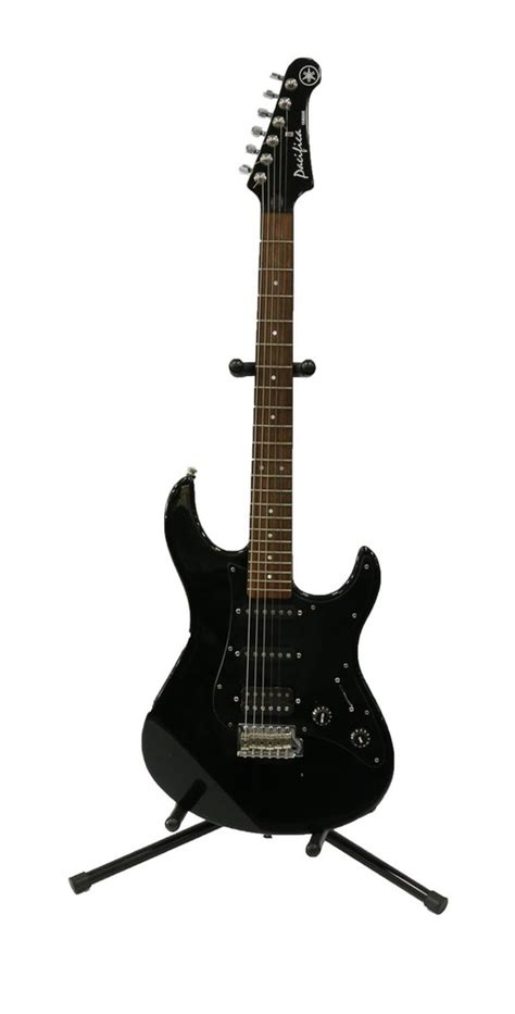 YAMAHA PACIFICA ELECTRIC GUITAR | Golden Pawn