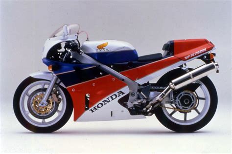 Honda VFR750R RC30: la storia - Motociclismo