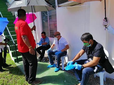 Bacolod City Vice Mayor El Cid Familiaran with Mayor Evelio Leonardia, Dr. Julius Drilon and ...