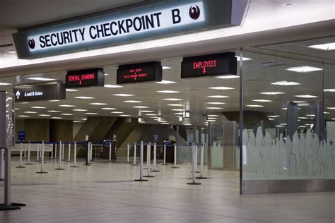 Tips to Get Through Airport Security Faster