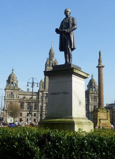 Sir Robert Peel statue, George Square © kim traynor :: Geograph Britain and Ireland