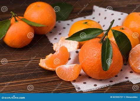 Fresh orange tangerine stock image. Image of leaf, fruit - 82355727