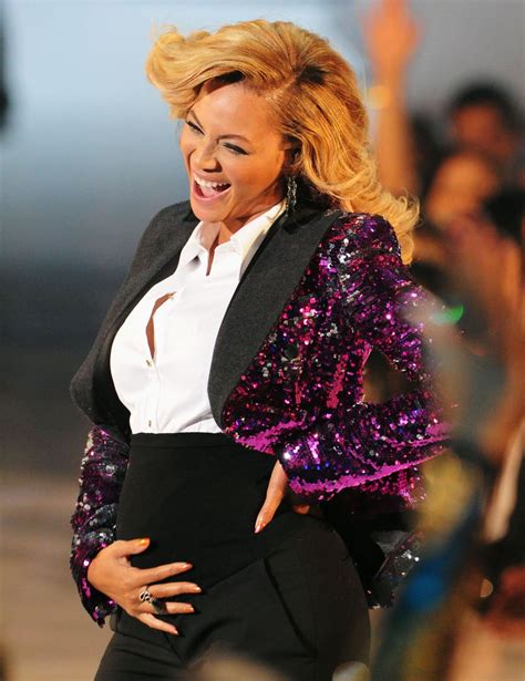 Beyoncé’s MTV Pregnancy Announcement Was Almost Ruined By Wardrobe and How She Broke the ...