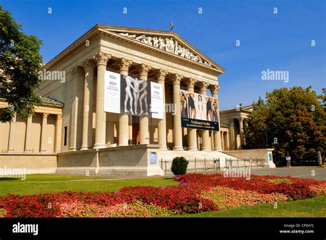 Szepmuveszeti muzeum hi-res stock photography and images - Alamy