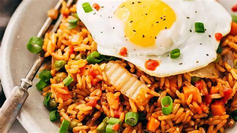 Kimchi Fried Rice Recipe With Chicken: Easy & Quick Method - Chicken ...