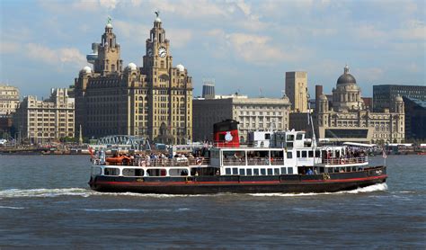 Mersey Ferry heading up the Mersey | Mersey Ferry fully load… | Flickr