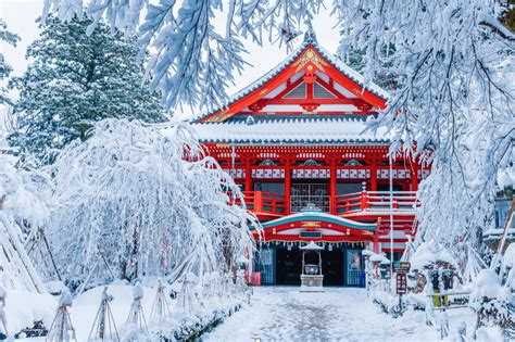 Japan In The Winter - Top 13 Amazing Places To Visit - TogetherToWherever.com