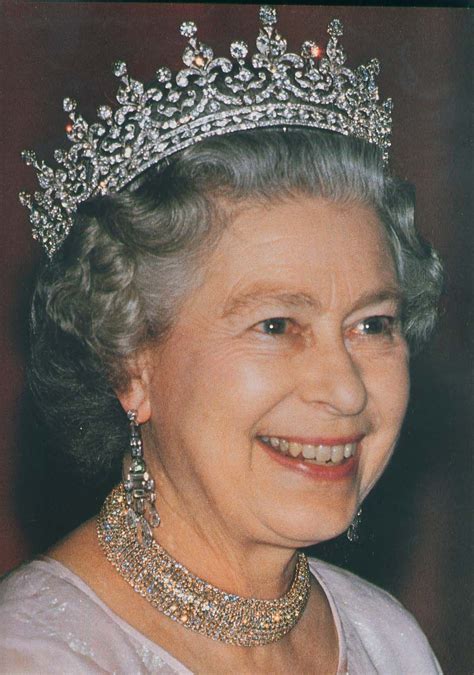 The Girls tiara, looking much better reunited with the lozenge base. | Queen elizabeth jewels ...