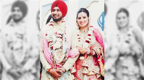 Honey Singh Shares Throwback Pic With Wife Shalini From Their Wedding