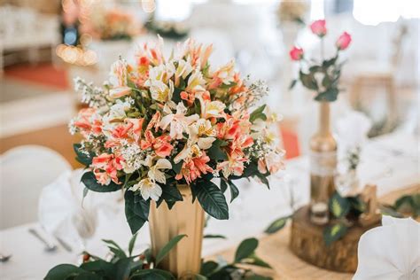 Flowers as center pieces at wedding table - Creative Commons Bilder