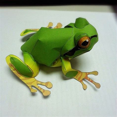 Tree frog ★3 #papercraft #papermodel #frog #treefrog | Paper animals, Paper snowflake designs ...