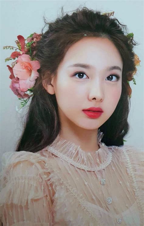 twice nayeon Momo, Kpop Girl Groups, Korean Girl Groups, Kpop Girls, Extended Play, Twice ...