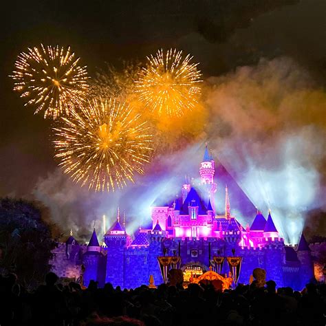 Disneyland Fireworks 2022 Guide Disneyland Fireworks, Disneyland Secrets, Disneyland Hotel ...