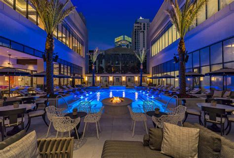 Cool Hotel Pools in Houston | Resorts & Hotels in Houston