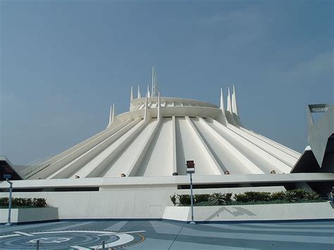 Space Mountain (Disneyland) - Wikipedia