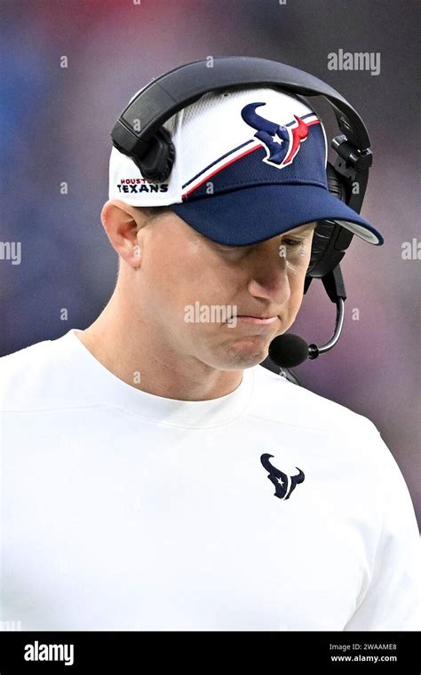 Houston Texans offensive coordinator Bobby Slowik on the sideline ...