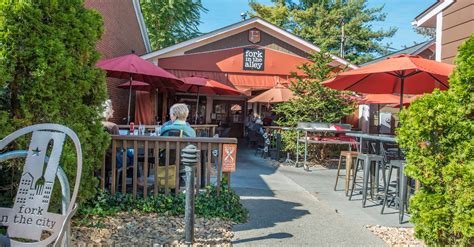 Outdoor Dining in Roanoke, VA | Restaurants with Outdoor Patios