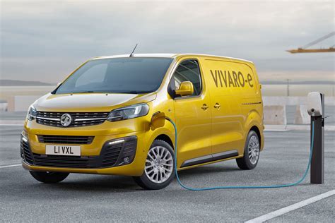 Vauxhall Vivaro-e electric van to star at CV Show 2020 | Parkers