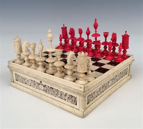 ANTIQUE EARLY 19TH CENTURY MINIATURE CHESS SET