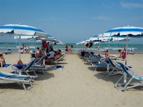 Best beaches of Le Marche on the Adriatic - Les Berlinettes