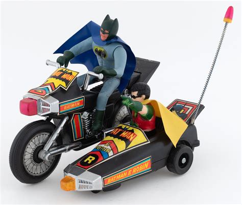 Hake's - BATMAN & ROBIN BOXED BATTERY-OPERATED MOTORCYCLE IN BOX.