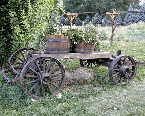 14 Rustic Garden Wagon Ideas For A Country Garden