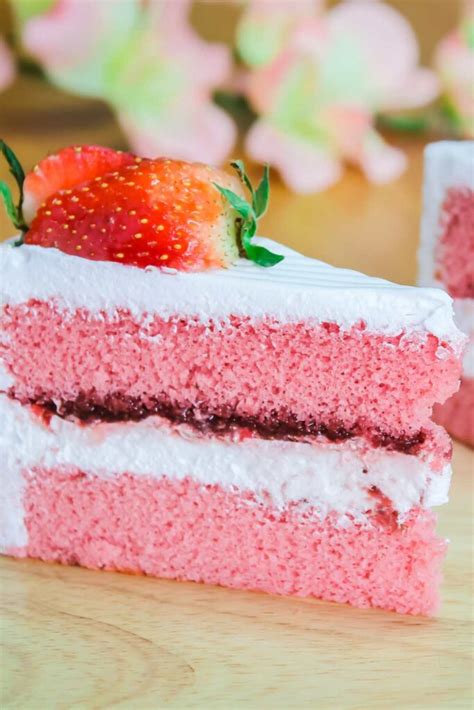 Pioneer Woman Strawberry Poke Cake - The Pioneer Kitchen