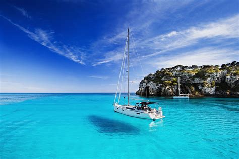 6 Best Sailing Destinations in the World | Sebastus