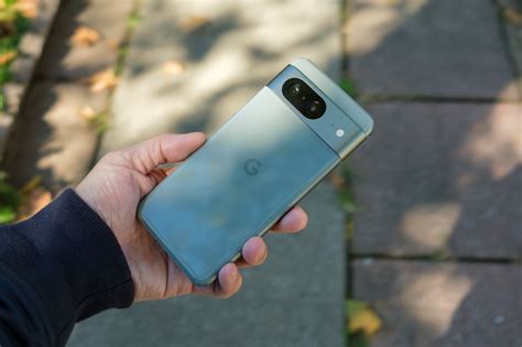 Google Pixel 8 Review: Great Camera, But the AI…