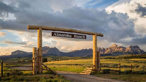 Top Things to Do in the Absaroka Range | Travel Wyoming