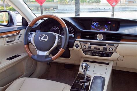 2013 - 2014 Lexus ES 300h | Top Speed