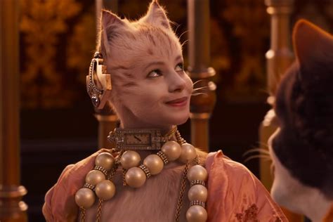 Cats review: The movie Cats doesn’t even know what the musical is about - Vox