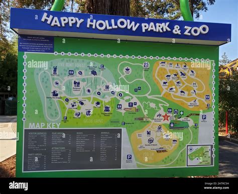 Happy hollow park zoo hi-res stock photography and images - Alamy