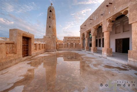 Qatari traditional building style | Traditional building, Traditional ...