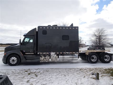 Custom Semi Truck Sleeper Interior | Brokeasshome.com