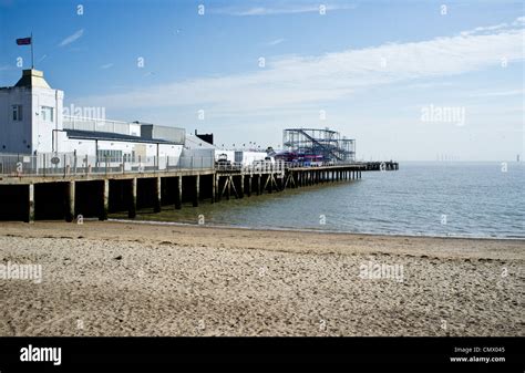 Clacton Pier and beach Stock Photo - Alamy