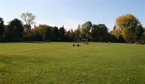 File:Oosterpark field of grass.JPG - Wikimedia Commons