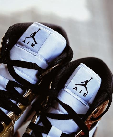 Air Jordan 1 Mid White Metallic Gold DC1419-700 Release Date - SBD