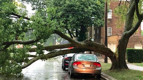 1 dead after powerful storm leaves devastation in Midwest