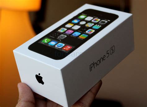 Apple iPhone 5S Unboxing