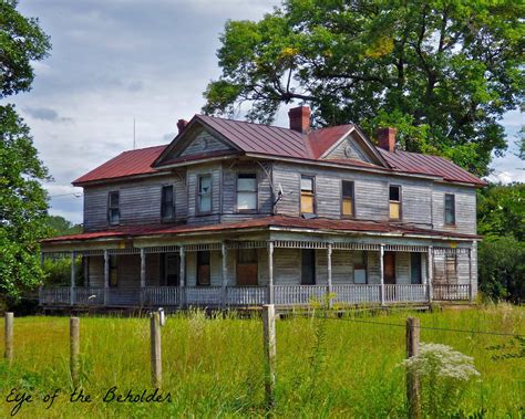 Old farmhouse near Ashland, VA | Abandoned farm houses, Abandoned ...