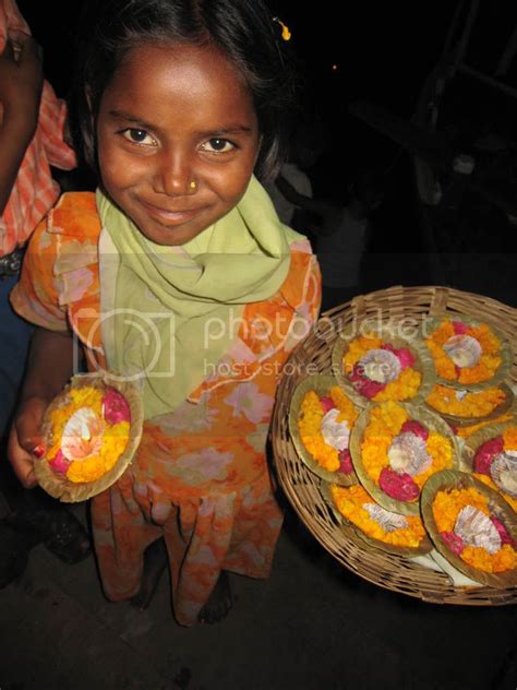 Around the World : Cultures and Tales¸.•'´¯): **Holy Varanasi**