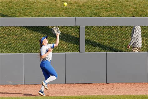 Kentucky-Eastern Kentucky Softball Photo Gallery – UK Athletics