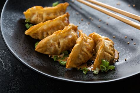 6 Easy and Delicious Ways to Cook Frozen Dumplings (Step by Step!) - A ...