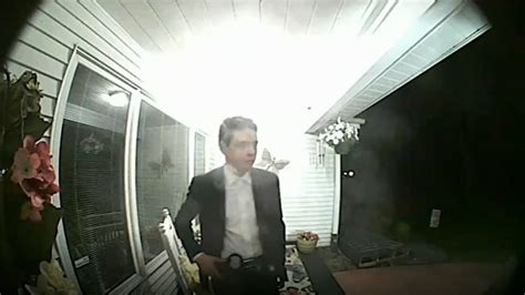 Police impersonator caught on camera knocking on doors in Chicago - ABC11 Raleigh-Durham