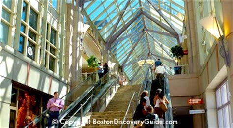 Boston Shopping Malls| Discount to Luxury | Boston Discovery Guide