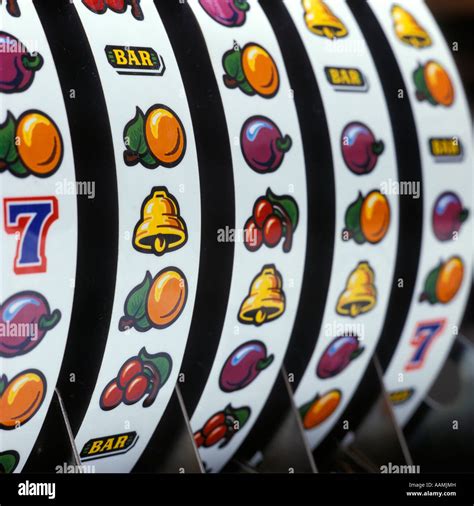 SLOT MACHINE WHEELS CLOSE-UP DETAIL Stock Photo - Alamy