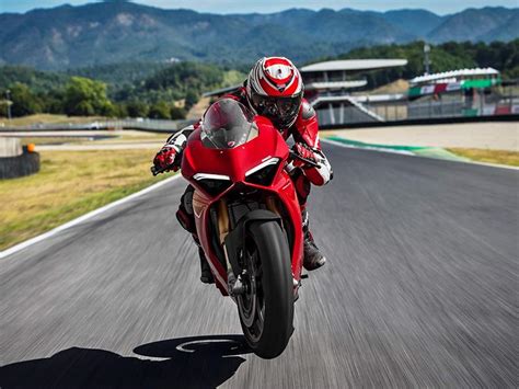 Ducati Panigale V4 Superbike Launched In India - Price, Specs, Top Speed