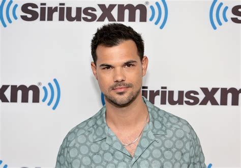 Taylor Lautner Shares Powerful Message on Mental Health, Aging - Men's Journal